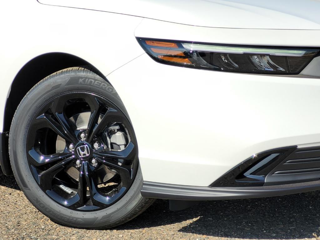 new 2025 Honda Accord car, priced at $33,860