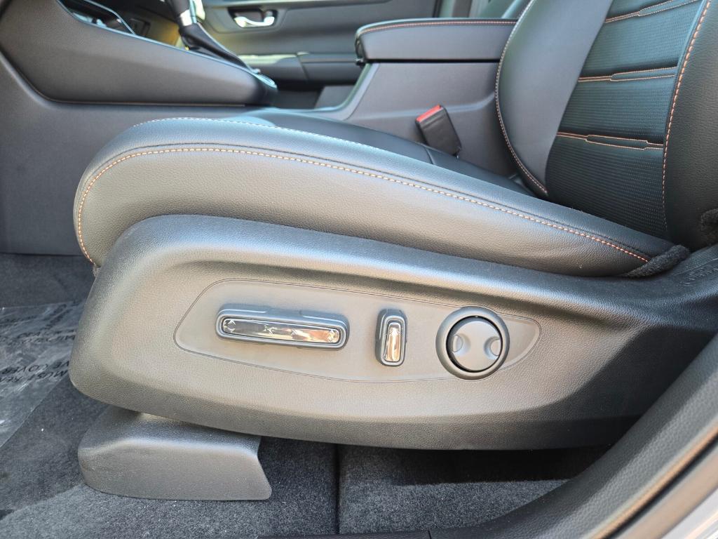 new 2025 Honda CR-V Hybrid car, priced at $41,195