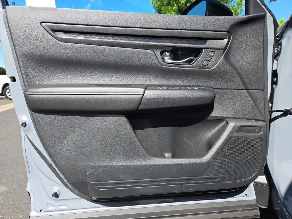 new 2025 Honda CR-V Hybrid car, priced at $41,195