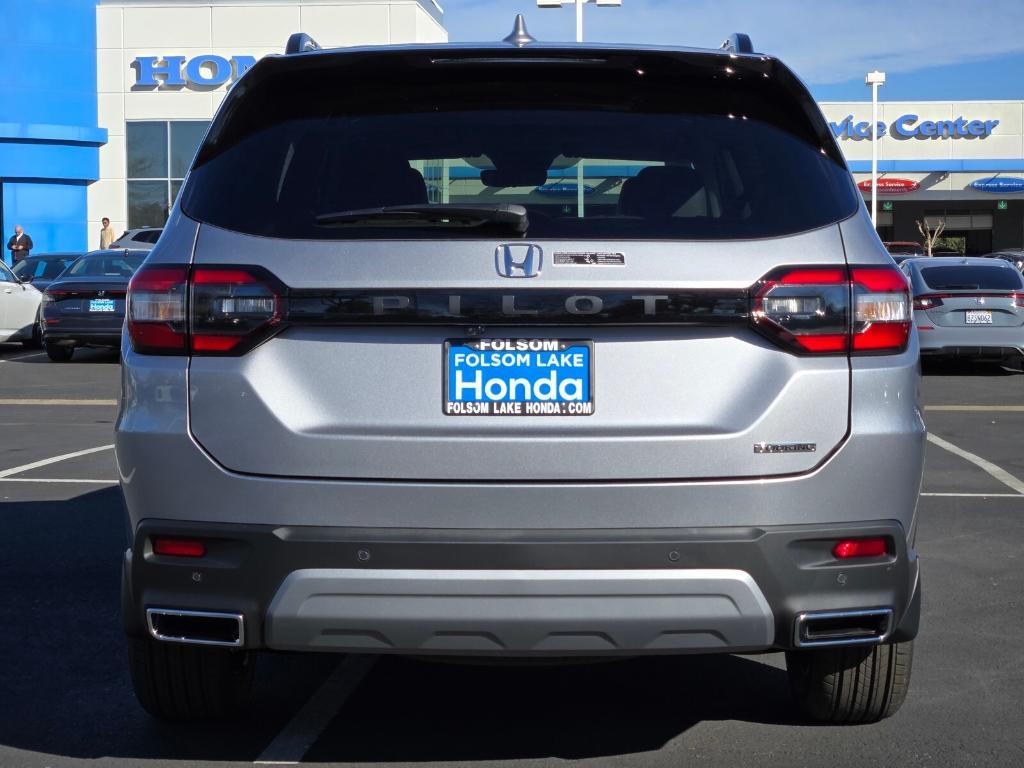 new 2025 Honda Pilot car, priced at $50,590