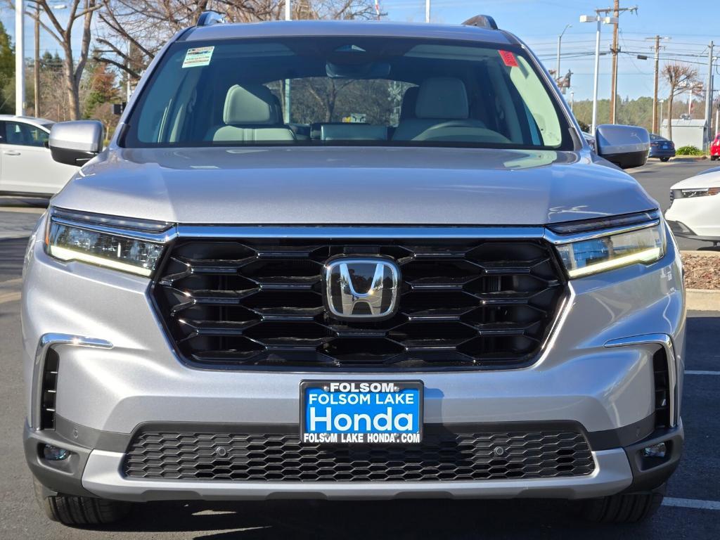 new 2025 Honda Pilot car, priced at $50,590