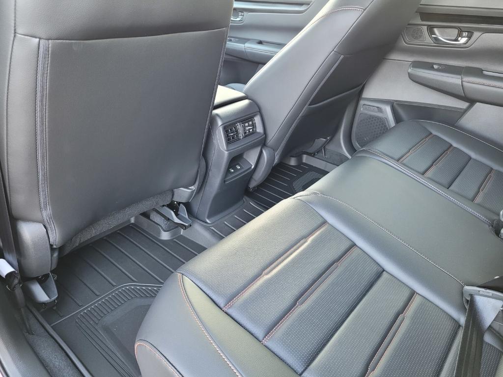 new 2025 Honda CR-V Hybrid car, priced at $41,195