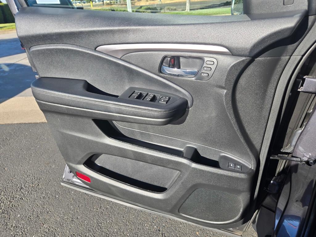 used 2022 Honda Pilot car, priced at $31,524