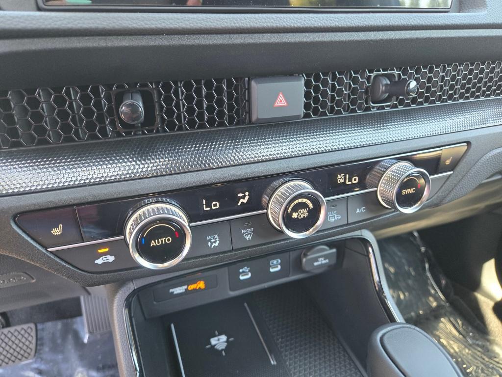 new 2026 Honda CR-V Hybrid car, priced at $40,275