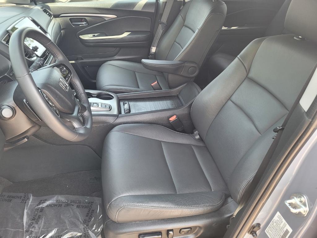 used 2022 Honda Pilot car, priced at $35,987