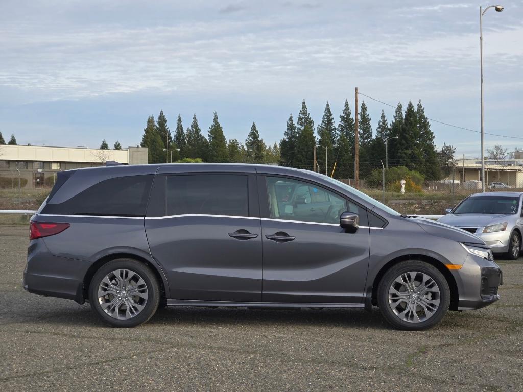 new 2025 Honda Odyssey car, priced at $50,055