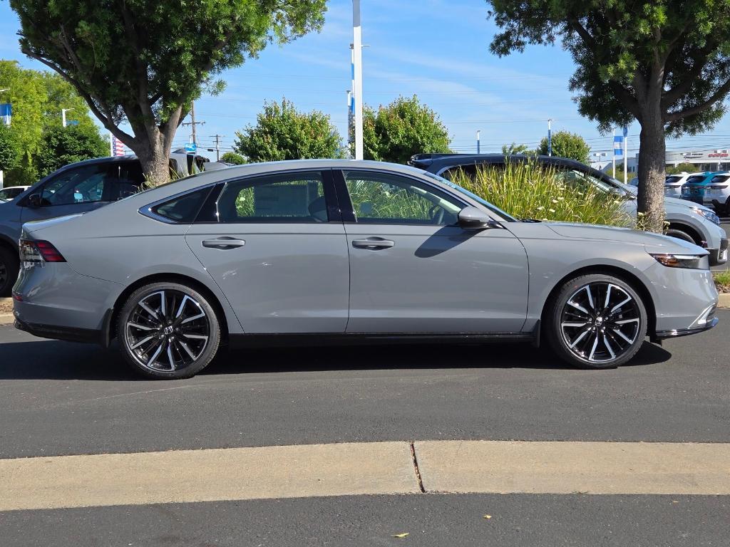new 2025 Honda Accord Hybrid car, priced at $42,600