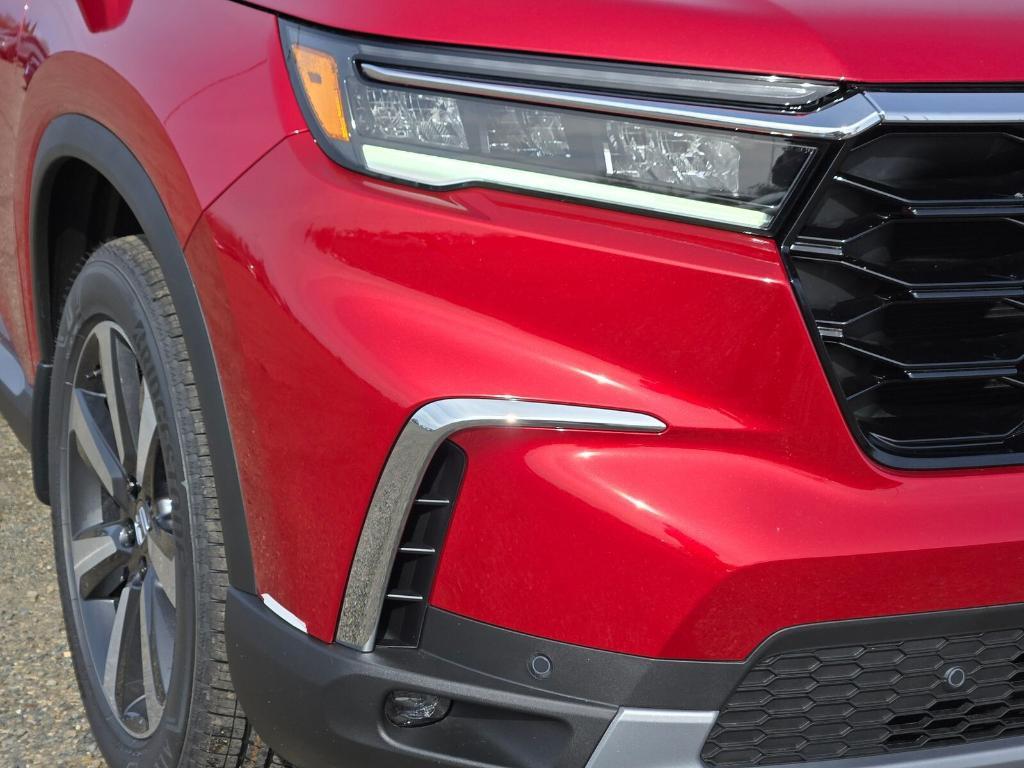new 2025 Honda Pilot car, priced at $53,200