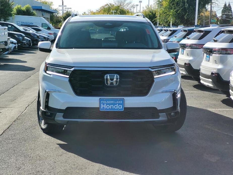 new 2025 Honda Pilot car, priced at $51,045