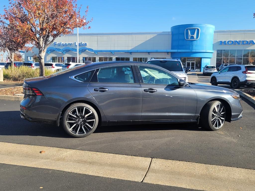 new 2025 Honda Accord Hybrid car, priced at $42,090