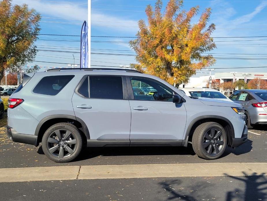 new 2025 Honda Pilot car, priced at $43,345