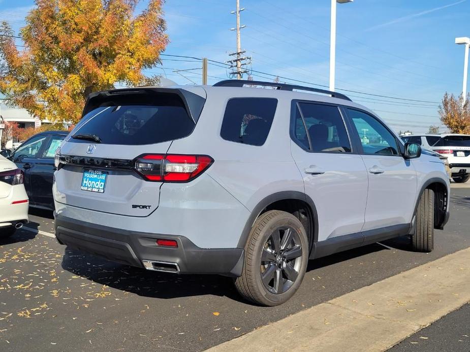 new 2025 Honda Pilot car, priced at $43,345