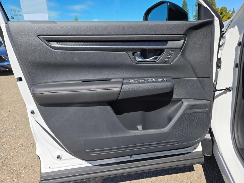 new 2026 Honda CR-V Hybrid car, priced at $42,270