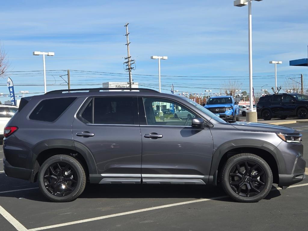 new 2025 Honda Pilot car, priced at $55,440