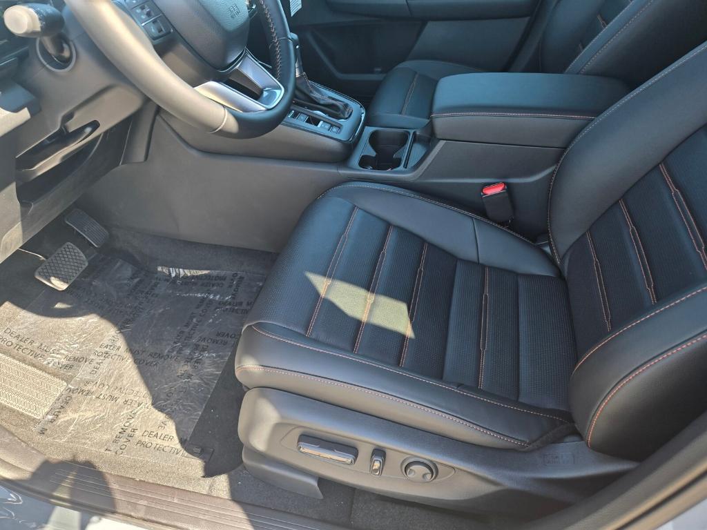 new 2026 Honda CR-V Hybrid car, priced at $43,825