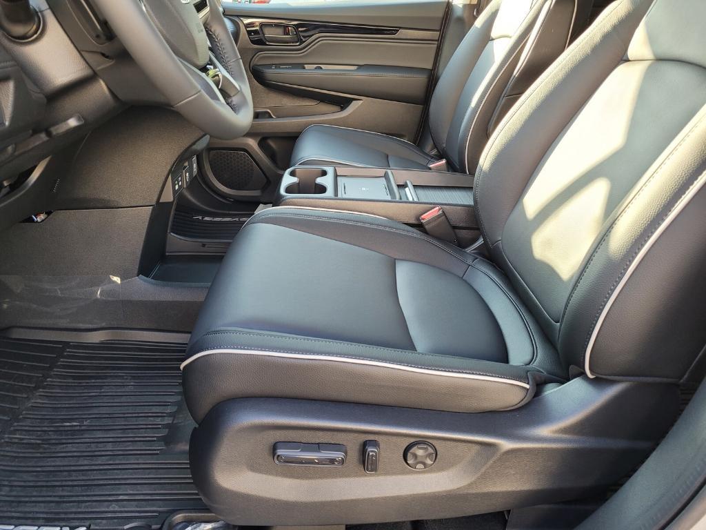 new 2025 Honda Odyssey car, priced at $50,055