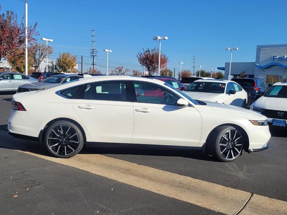 new 2025 Honda Accord Hybrid car, priced at $42,145