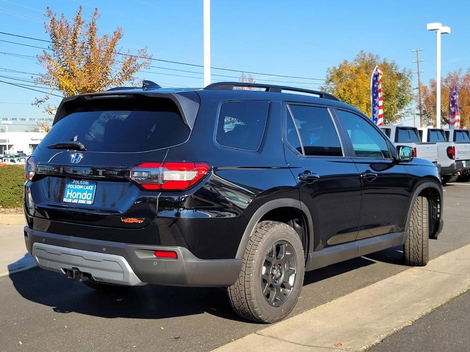 new 2025 Honda Pilot car, priced at $52,090