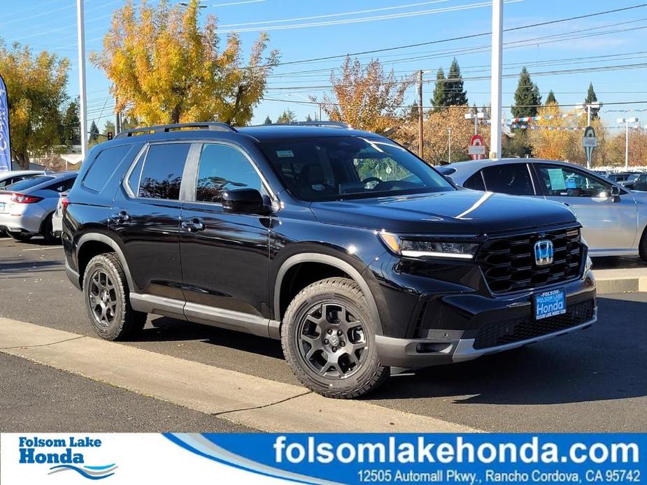 new 2025 Honda Pilot car, priced at $52,090