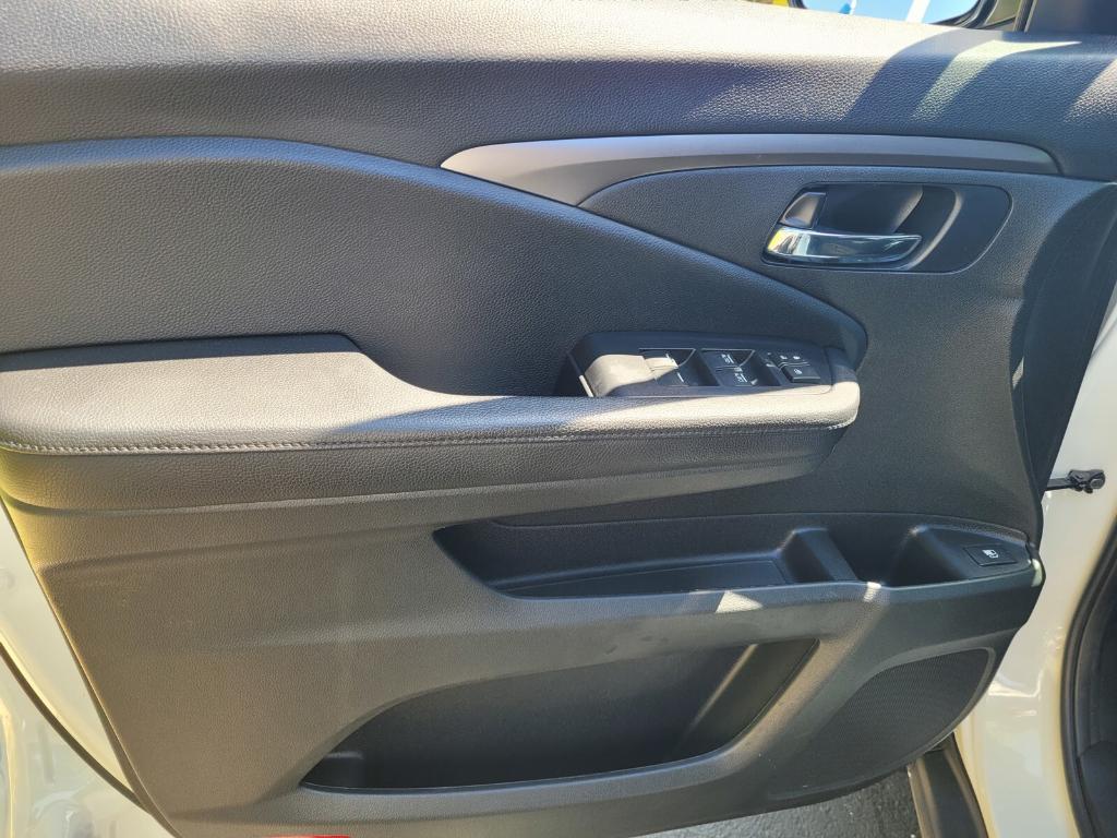 used 2020 Honda Pilot car, priced at $28,976