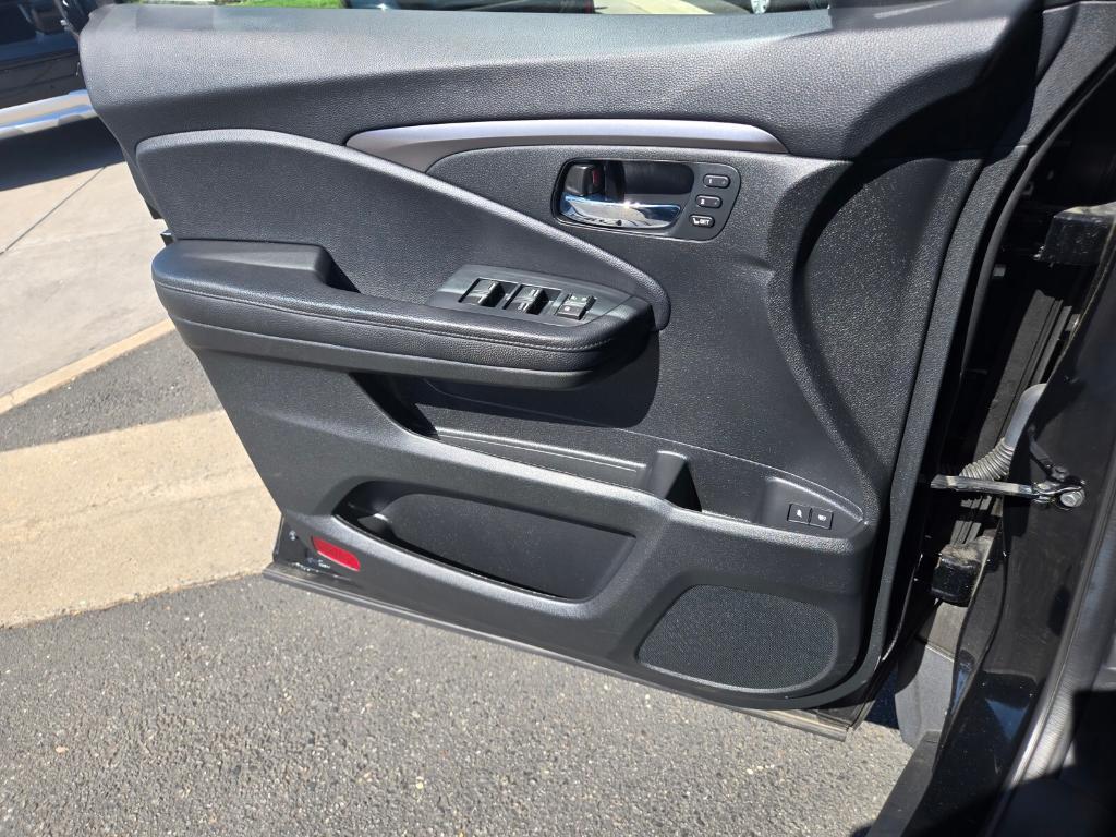 used 2022 Honda Pilot car, priced at $33,423