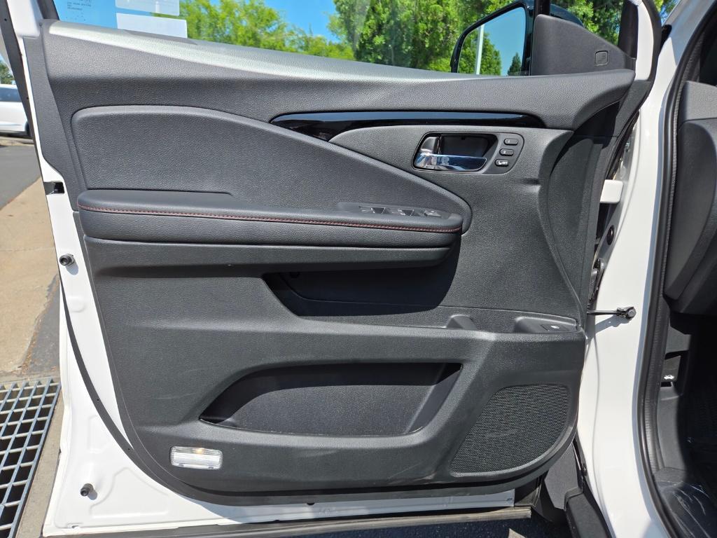 new 2025 Honda Ridgeline car, priced at $50,600