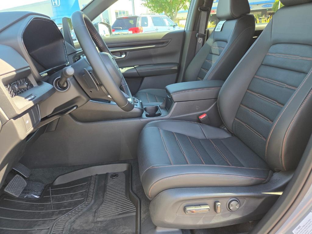 new 2026 Honda CR-V Hybrid car, priced at $43,825