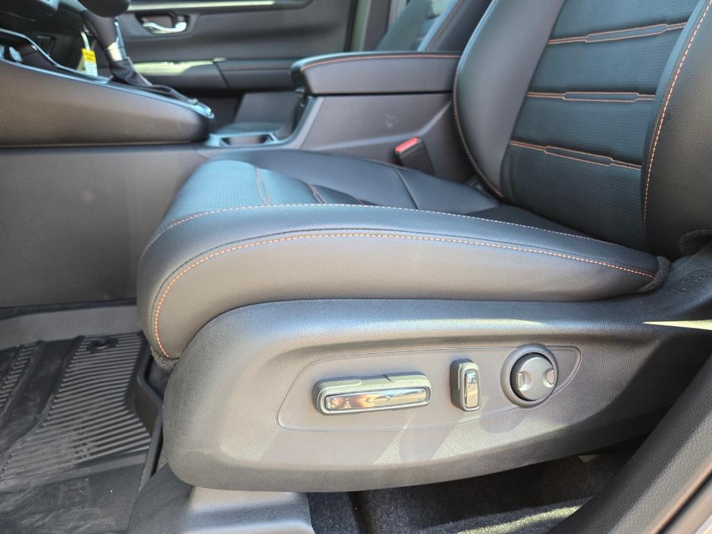 new 2026 Honda CR-V Hybrid car, priced at $43,825