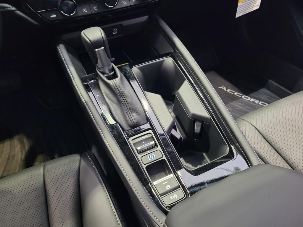 new 2025 Honda Accord Hybrid car, priced at $42,600