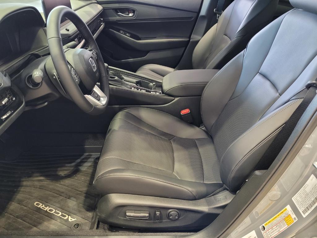 new 2025 Honda Accord Hybrid car, priced at $42,600
