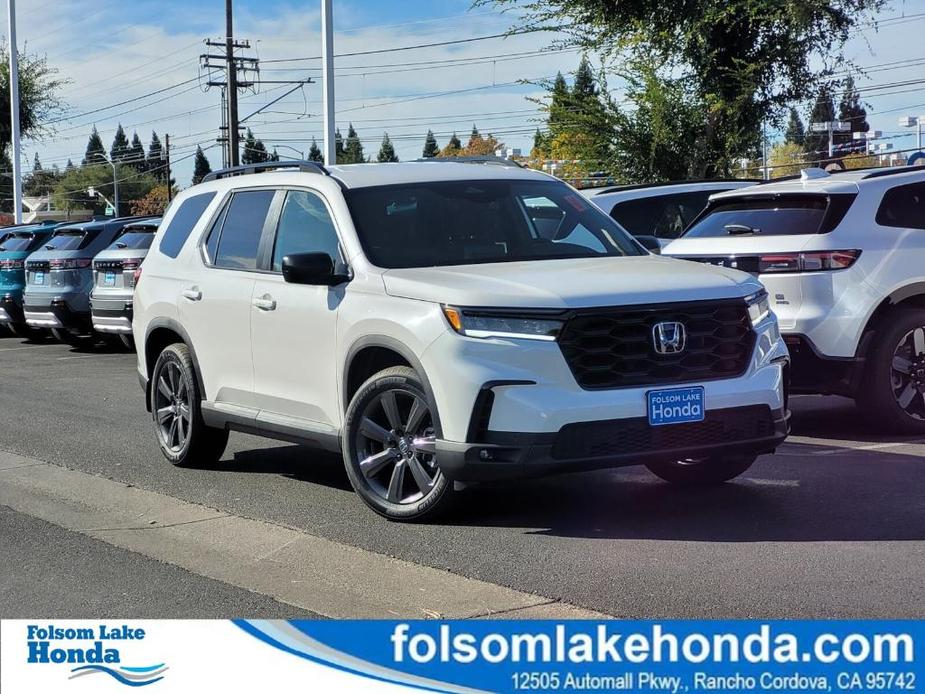 new 2025 Honda Pilot car, priced at $45,445