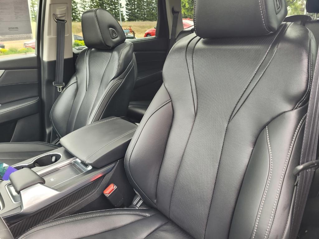 used 2024 Acura MDX car, priced at $48,499