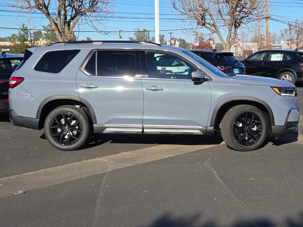 new 2025 Honda Pilot car, priced at $55,345