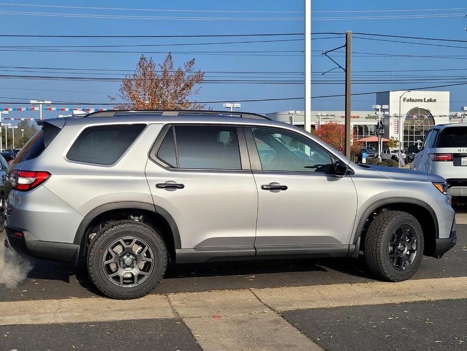 new 2025 Honda Pilot car, priced at $52,875