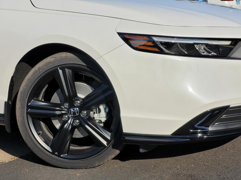 new 2025 Honda Accord Hybrid car, priced at $38,675