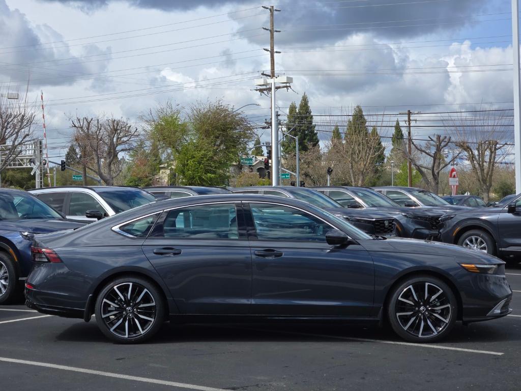 new 2025 Honda Accord Hybrid car, priced at $42,145