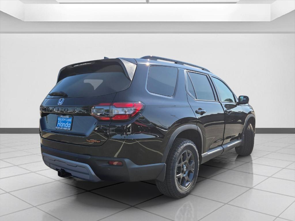 new 2025 Honda Pilot car, priced at $52,590