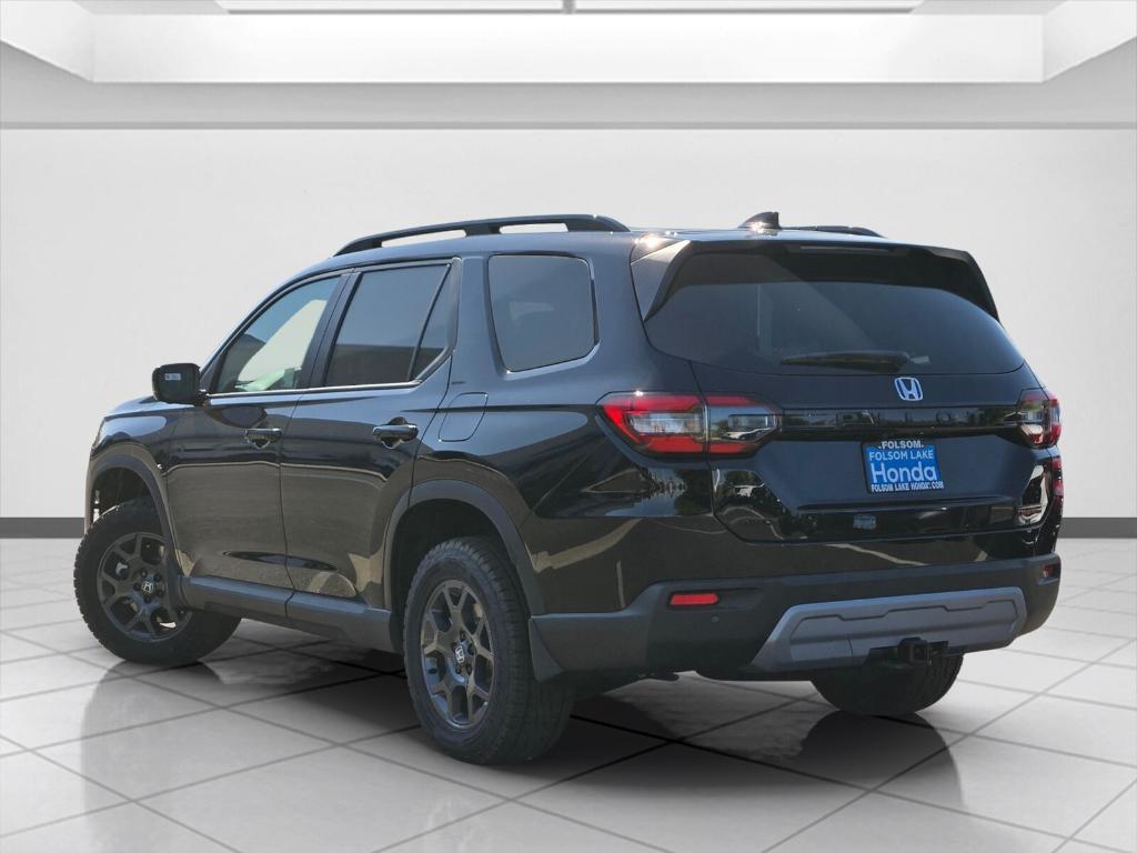 new 2025 Honda Pilot car, priced at $52,590