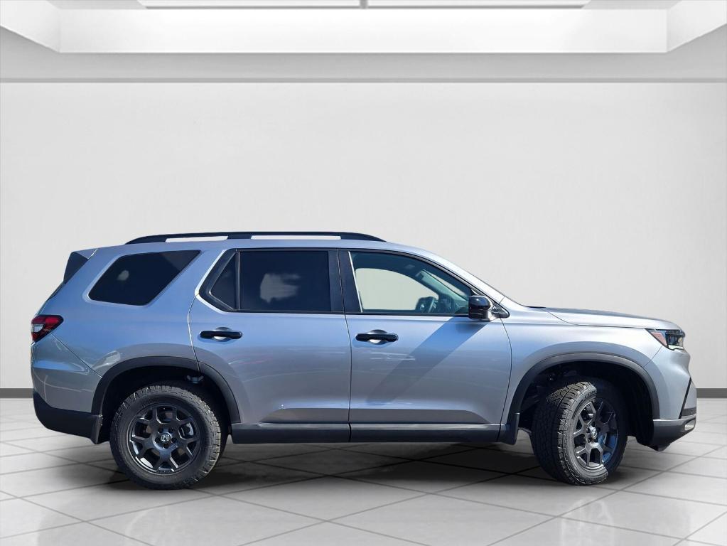 new 2025 Honda Pilot car, priced at $52,545