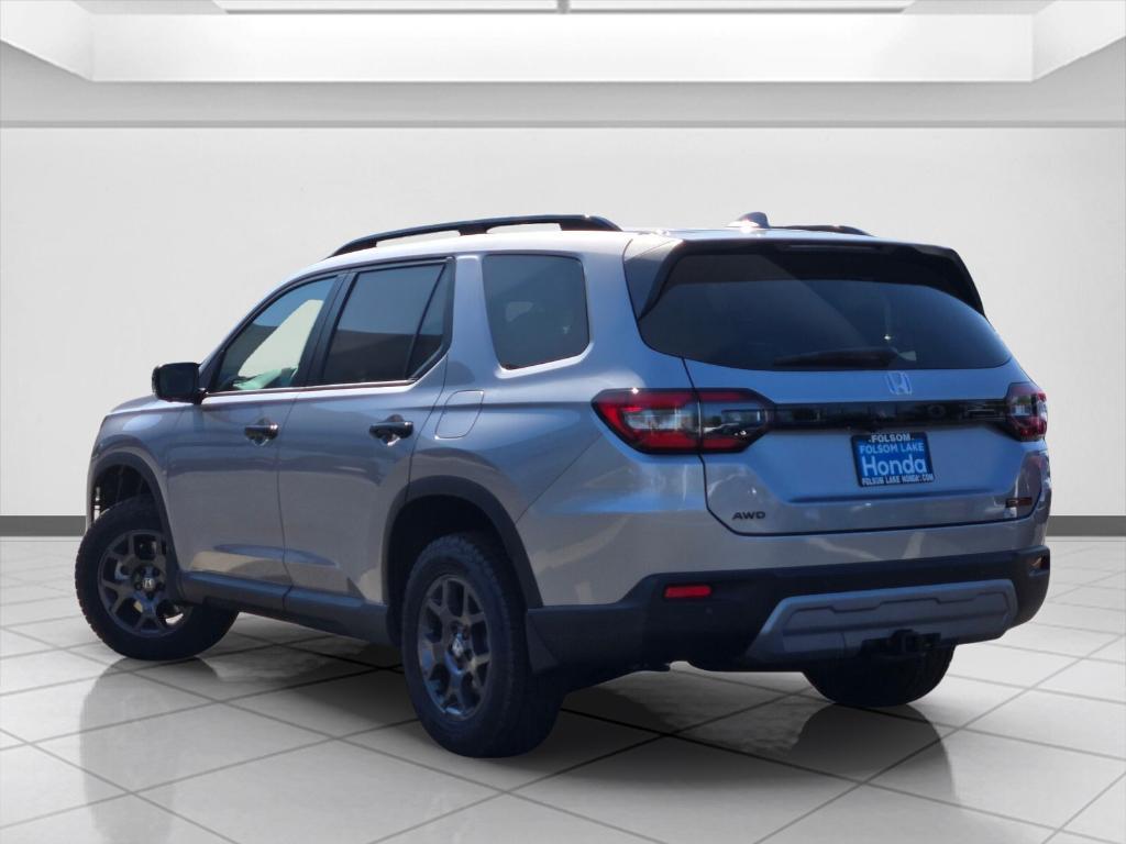 new 2025 Honda Pilot car, priced at $52,545