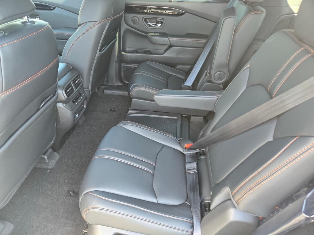new 2025 Honda Pilot car, priced at $52,545