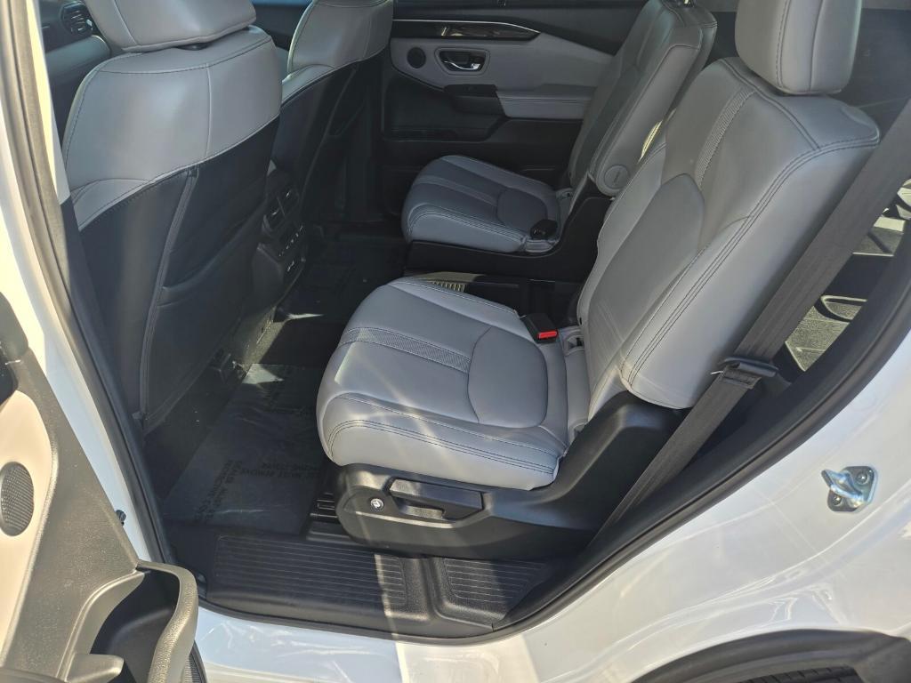 used 2023 Honda Pilot car, priced at $31,996