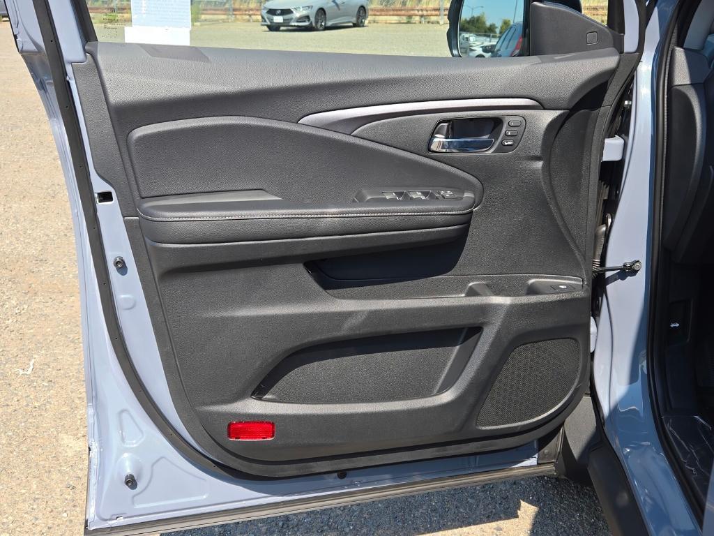 new 2025 Honda Ridgeline car, priced at $46,625