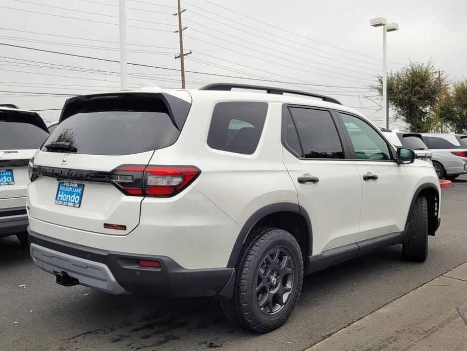 new 2025 Honda Pilot car, priced at $52,545