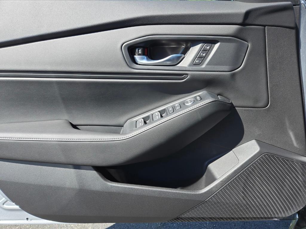 new 2025 Honda Accord Hybrid car, priced at $38,220