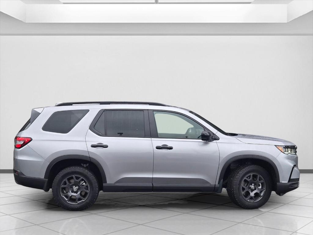new 2025 Honda Pilot car, priced at $53,070