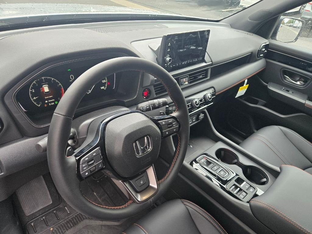 new 2025 Honda Pilot car, priced at $53,070