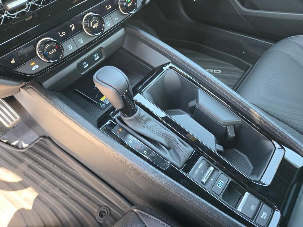 new 2025 Honda Accord Hybrid car, priced at $38,220