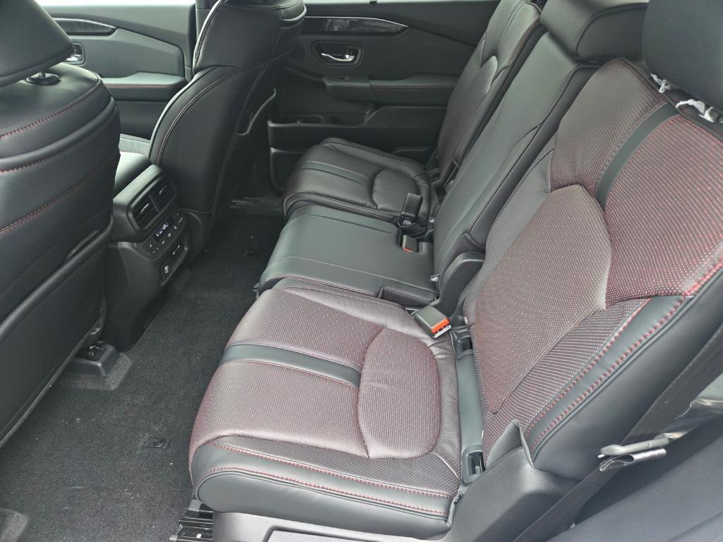 new 2025 Honda Pilot car, priced at $58,225