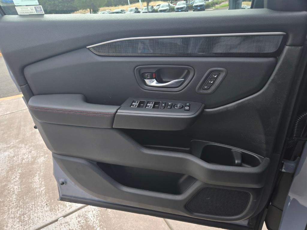 new 2025 Honda Pilot car, priced at $59,900